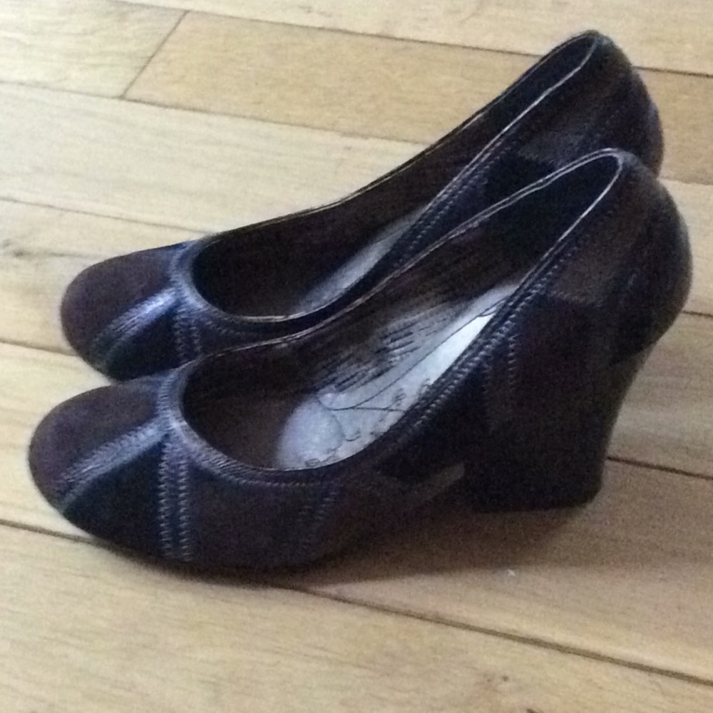 NWOT Bobbi Blu pumps size 8M